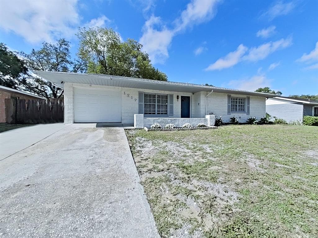 1217 CITRUS HILL COURT SEFFNER, FL 33584