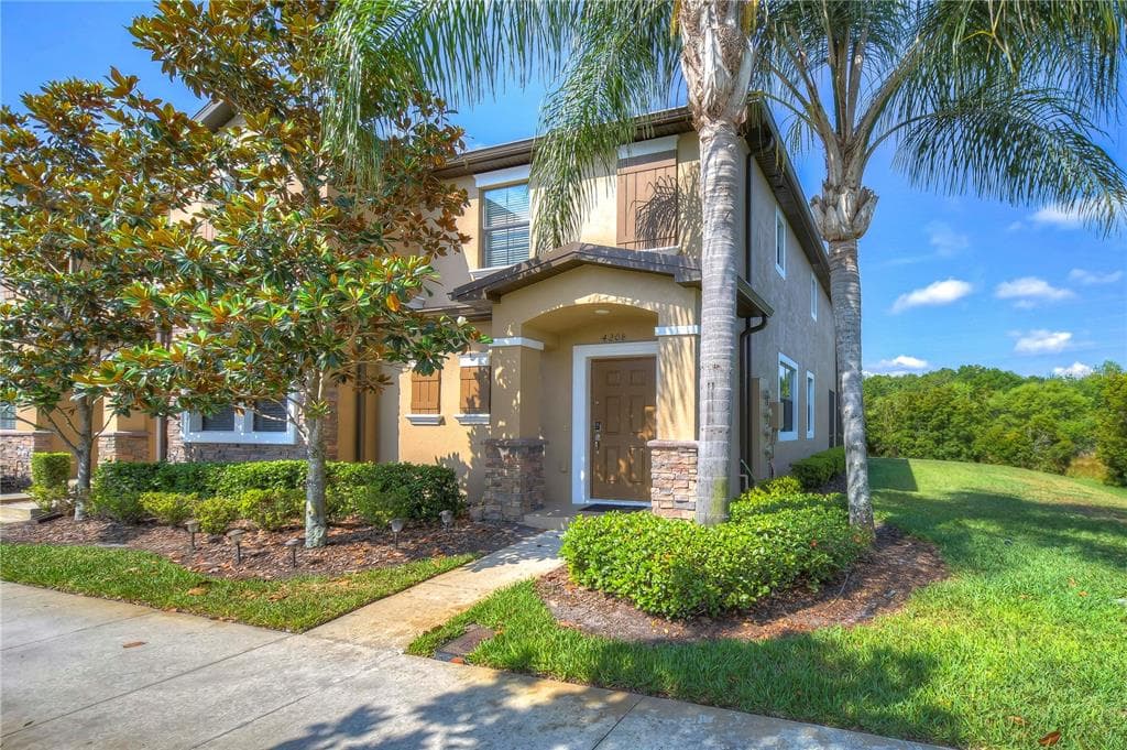 4208 FENNWOOD COURT