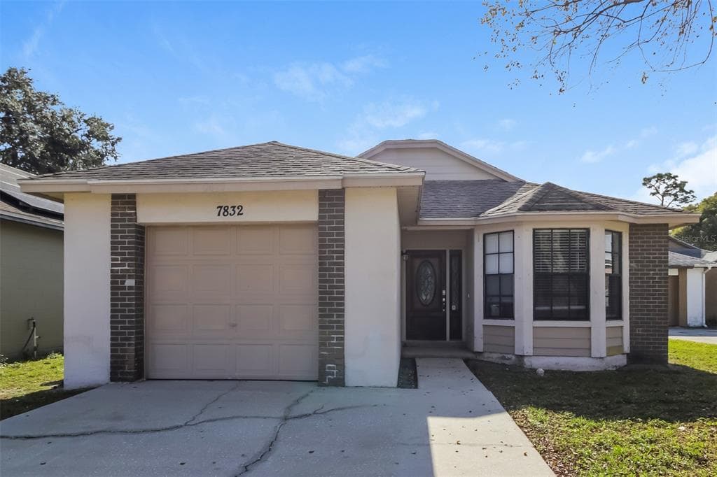 7832 GILLINGHAM COURT ORLANDO, FL 32825