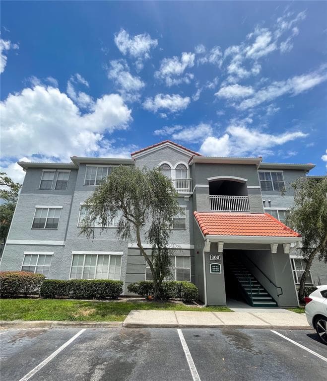 18001 RICHMOND PLACE DRIVE UNIT 820 TAMPA, FL 33647