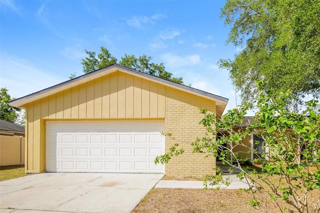10013 WINDER TRAIL ORLANDO, FL 32817