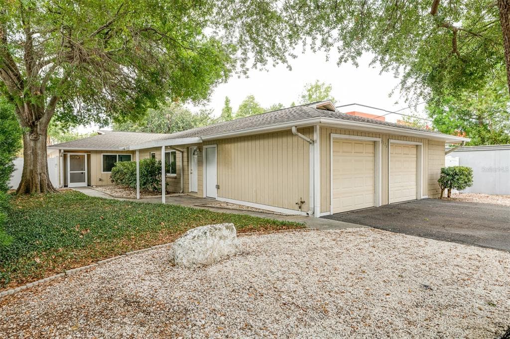 3716 W OKLAHOMA AVENUE TAMPA, FL 33611