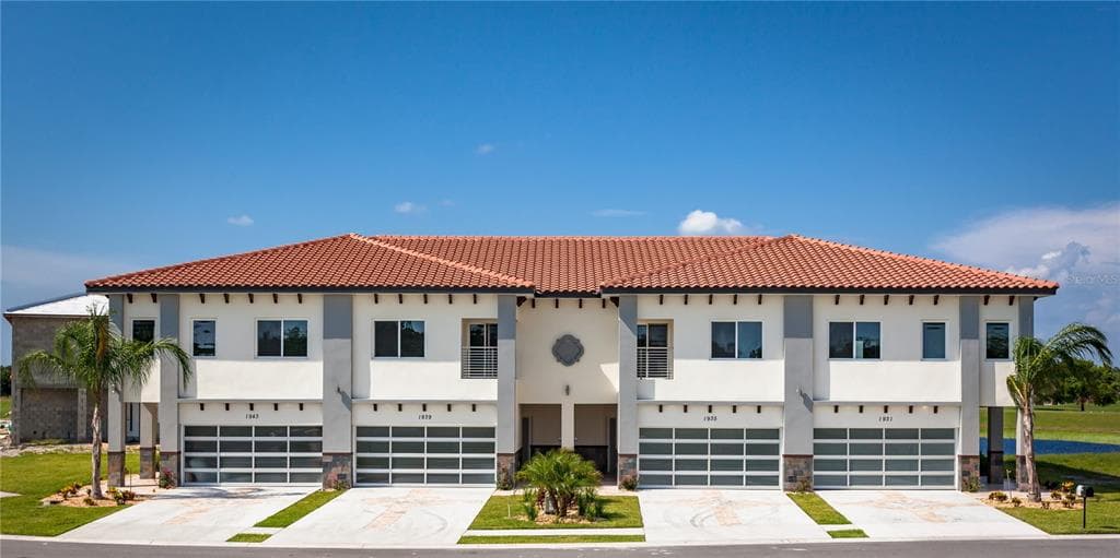 2057 GREENBRIAR TERRACE UNIT 221 DAVENPORT, FL 33837