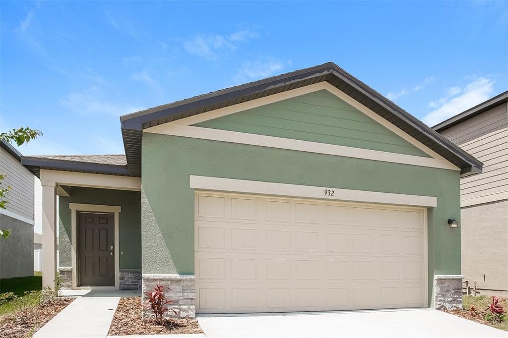 932 KELLY FERN LOOP RUSKIN, FL 33570