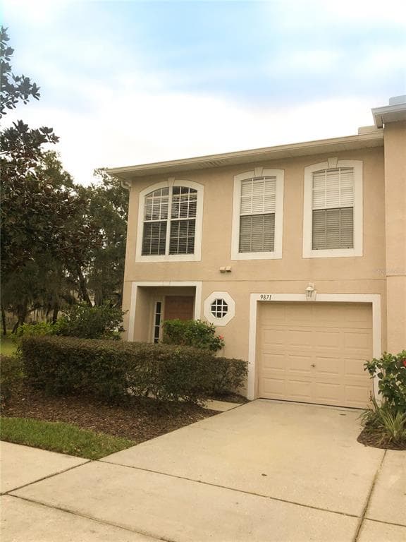 9871 ASHBURN LAKE DRIVE TAMPA, FL 33610