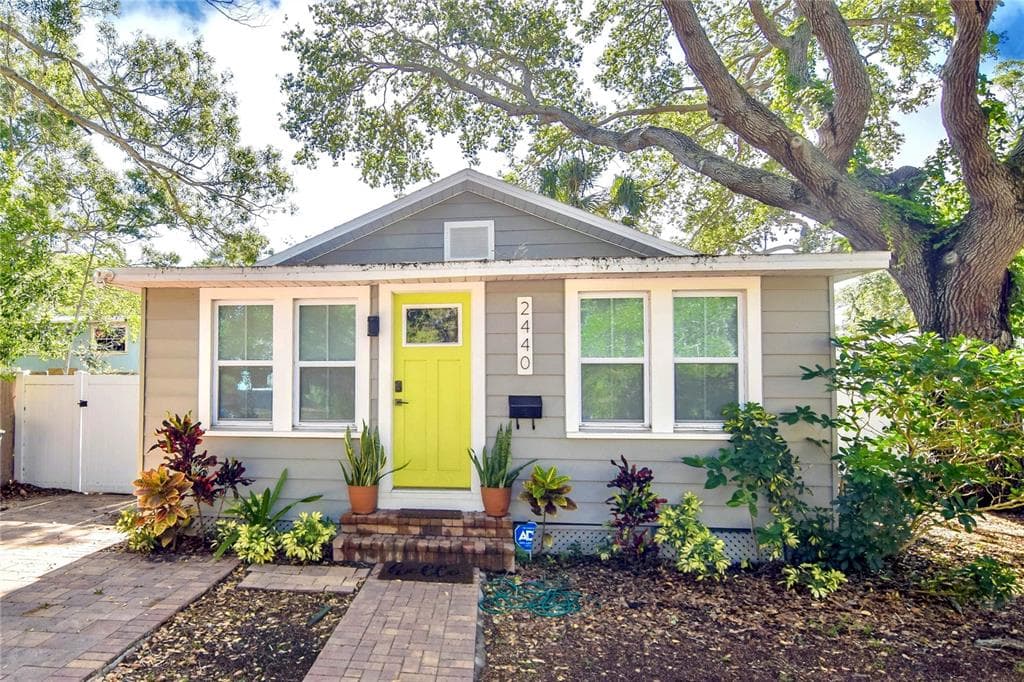 2440 QUINCY STREET S ST PETERSBURG, FL 33711