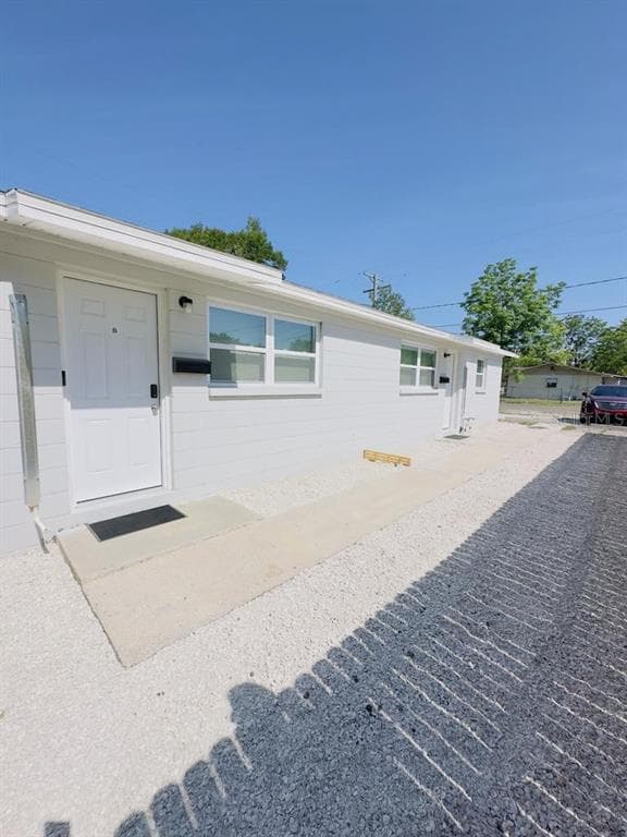 1401 E HOLLAND AVENUE TAMPA, FL 33612