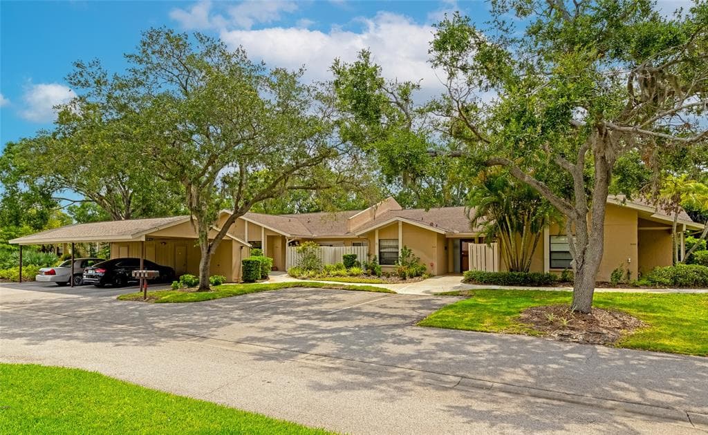 3440 TALLYWOOD CIRCLE UNIT 7052 SARASOTA, FL 34237