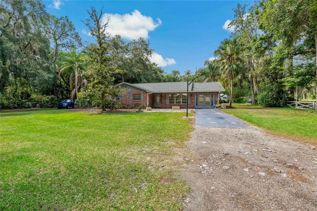 1701 W KNIGHTS GRIFFIN ROAD PLANT CITY, FL 33565