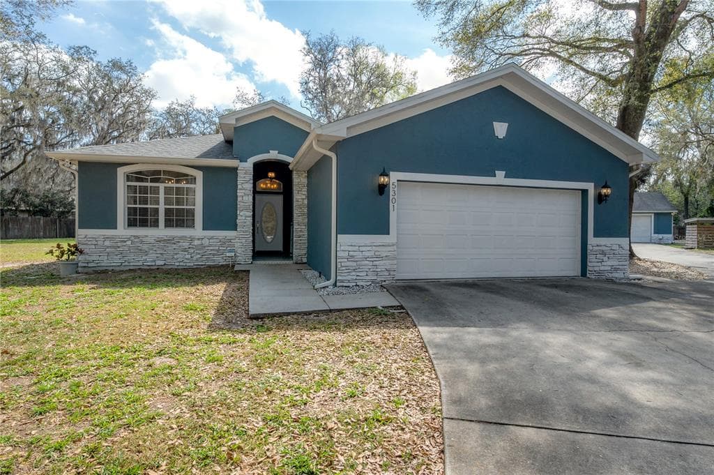 5301 LENOIR COURT