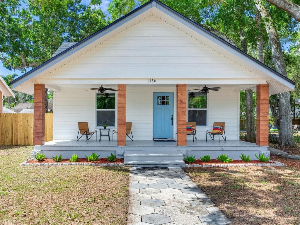 1050 17TH AVENUE N ST PETERSBURG, FL 33704