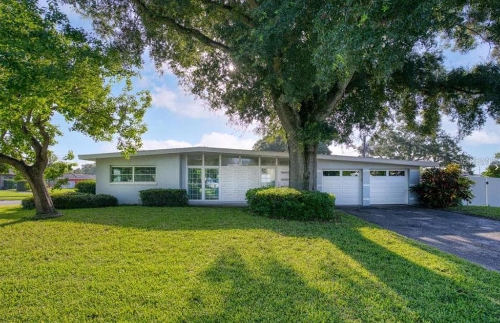 161 OVERBROOK STREET W BELLEAIR BLUFFS, FL 33770