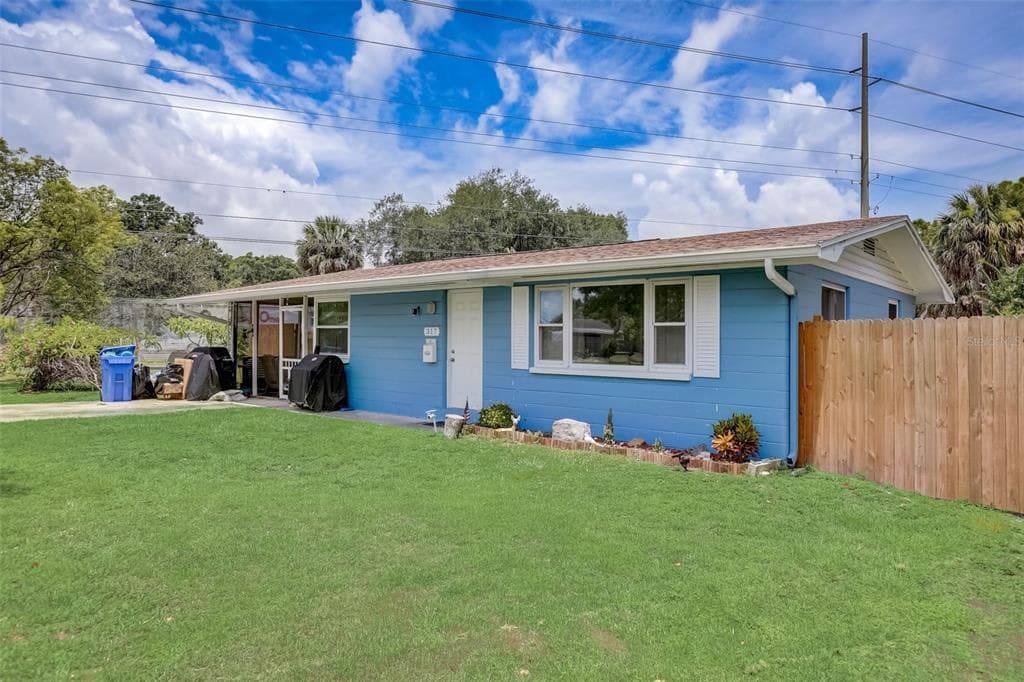 317 4TH AVENUE SW RUSKIN, FL 33570