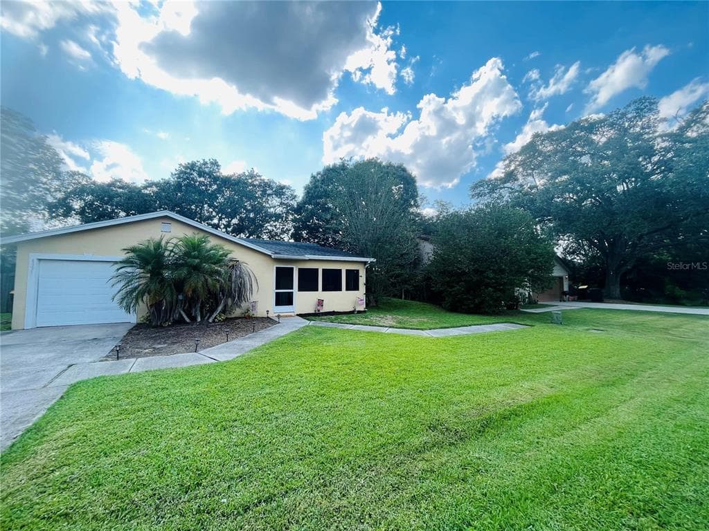 4931 WILDFLOWER DRIVE LAKELAND, FL 33811