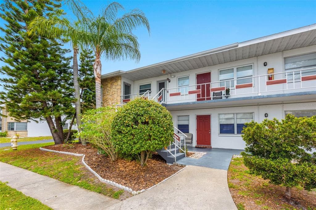 5920 18TH STREET N UNIT 14 ST PETERSBURG, FL 33714
