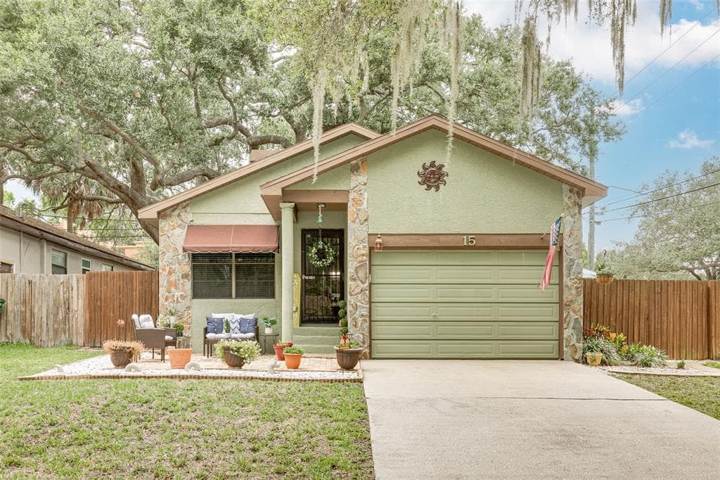 15 IRWIN STREET W SAFETY HARBOR, FL 34695