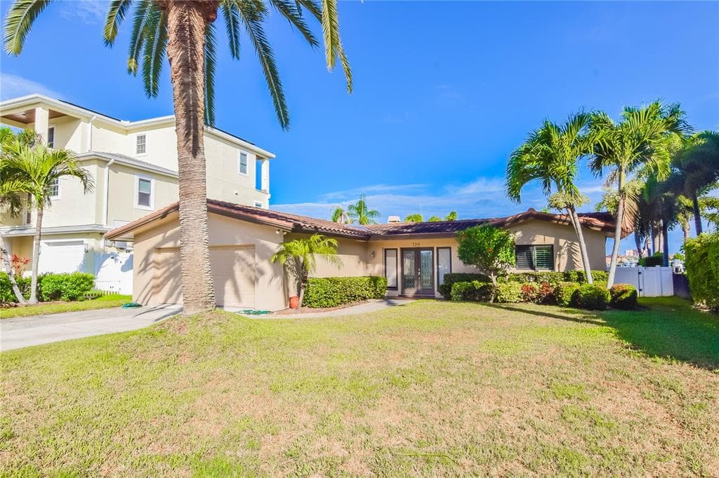 320 BATH CLUB BOULEVARD N NORTH REDINGTON BEACH, FL 33708