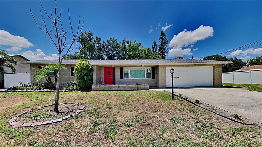615 CARLETON STREET LAKELAND, FL 33803