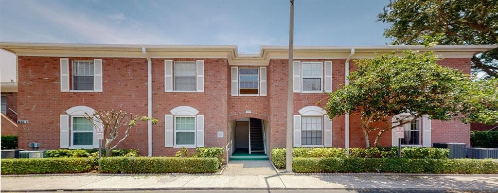 3994 37TH STREET S UNIT 10 ST PETERSBURG, FL 33711