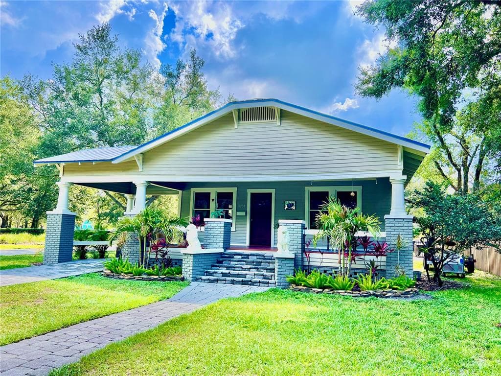 5709 N SEMINOLE AVENUE TAMPA, FL 33604