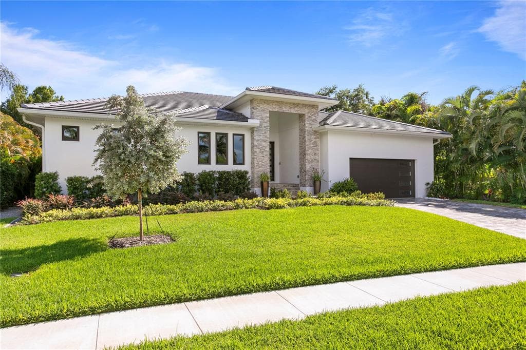 6054 PASADENA POINT BOULEVARD GULFPORT, FL 33707