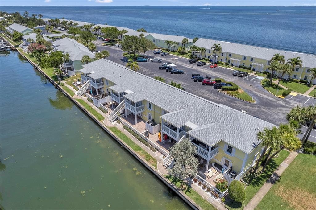 4985 COQUINA KEY DRIVE SE UNIT F ST PETERSBURG, FL 33705