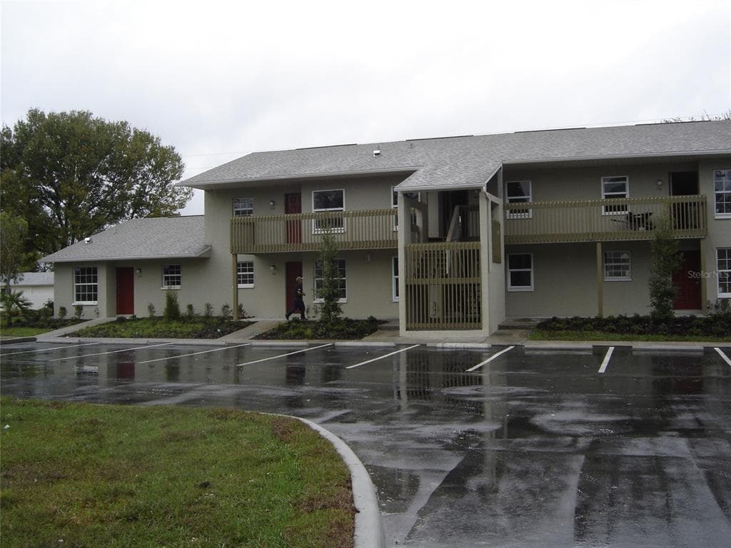 3880 34TH AVENUE SOUTH UNIT 102 ST PETERSBURG, FL 33711