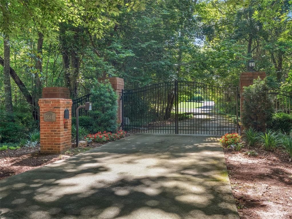 3511 N MERIDIAN RD ROAD N