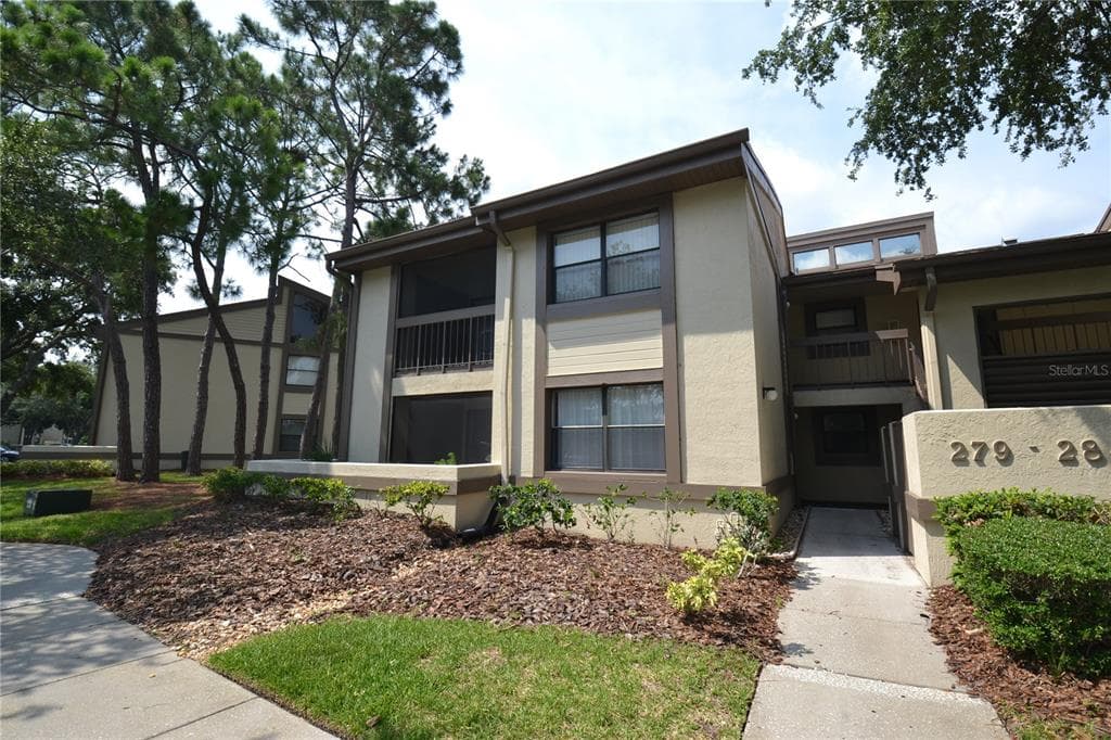 284 WOODLAKE WYNDE OLDSMAR, FL 34677