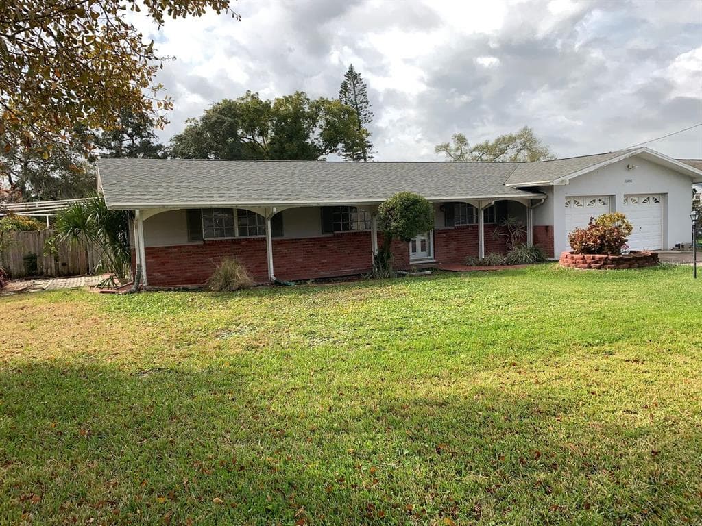 11400 WALKER AVENUE SEMINOLE, FL 33772
