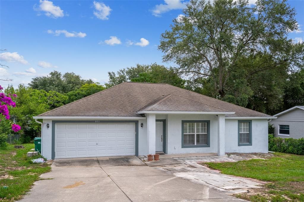 803 PHOENIX AVENUE FRUITLAND PARK, FL 34731