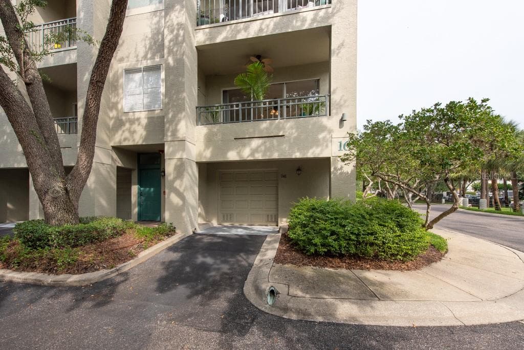 741 MAINSAIL DRIVE TAMPA, FL 33602