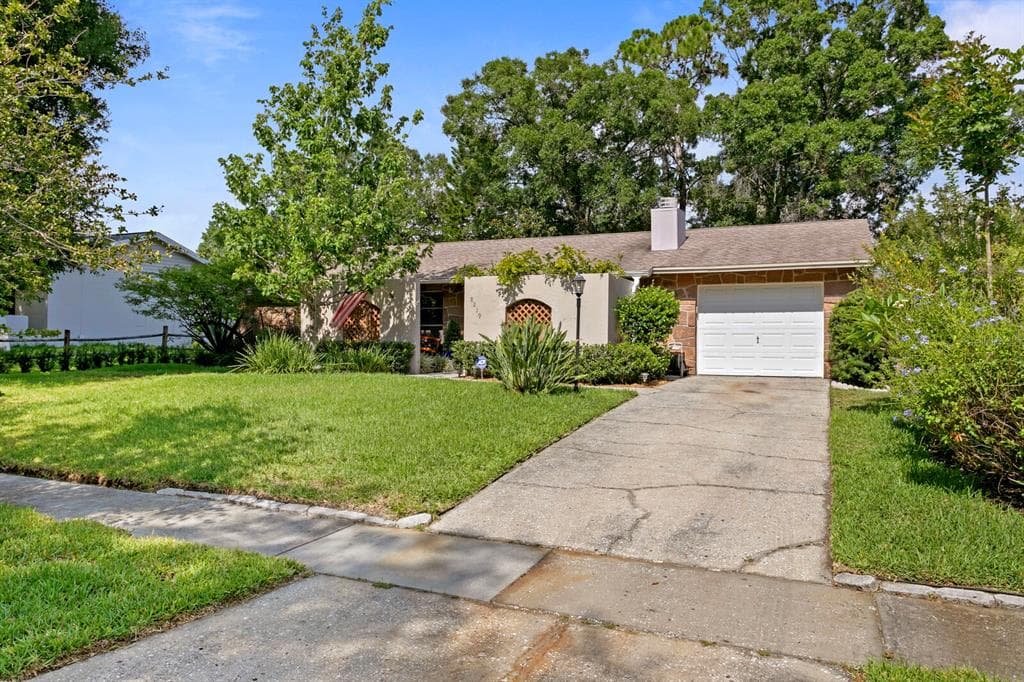 8219 VASSAR CIRCLE TAMPA, FL 33634