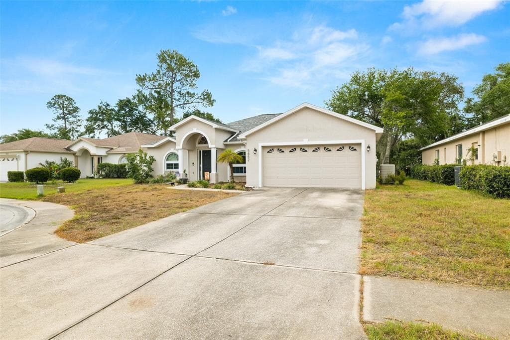 5852 LENMAR COURT HOLIDAY, FL 34690