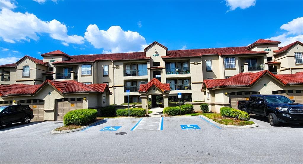4201 WOODSTORKS WALK WAY UNIT 3207 LUTZ, FL 33558