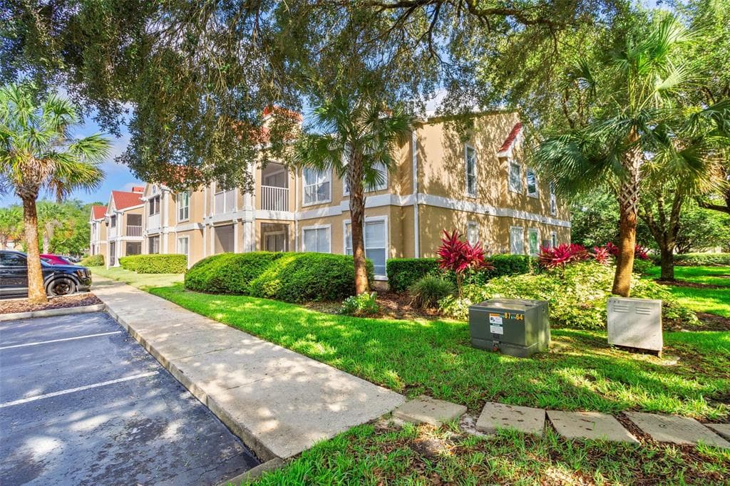 9481 HIGHLAND OAK DRIVE UNIT 614 TAMPA, FL 33647