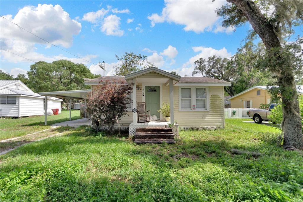 605 OAKLAND HEIGHTS AVENUE PLANT CITY, FL 33563