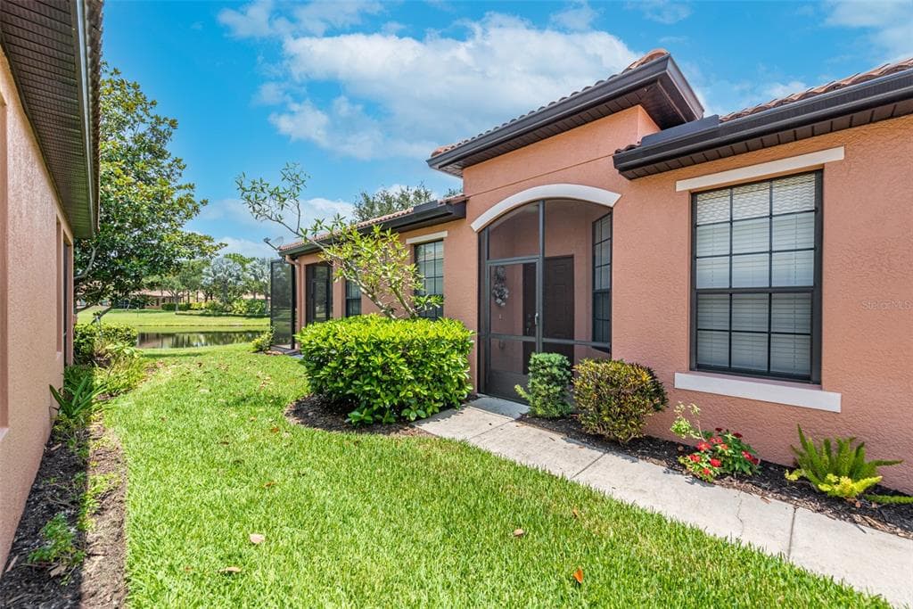 158 SHELL FALLS DRIVE APOLLO BEACH, FL 33572