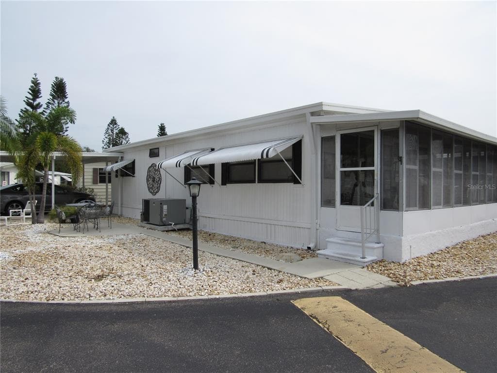 4150 66TH STREET N UNIT 142 ST PETERSBURG, FL 33709