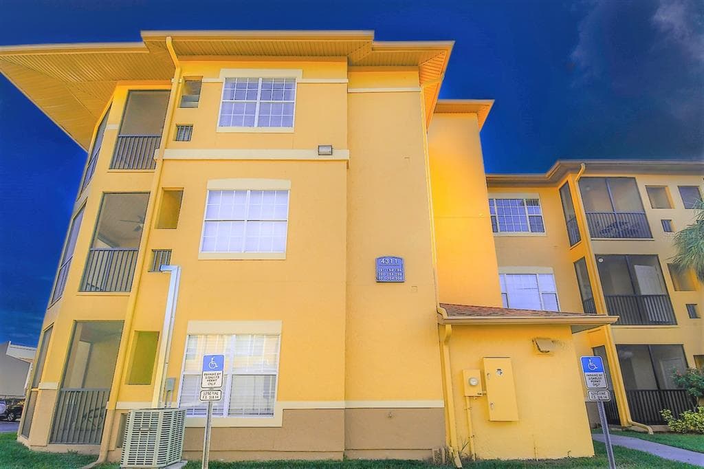 4311 BAYSIDE VILLAGE DRIVE UNIT 303 TAMPA, FL 33615