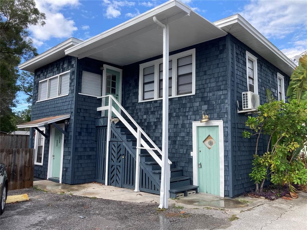 3023 25TH STREET N UNIT B ST PETERSBURG, FL 33713