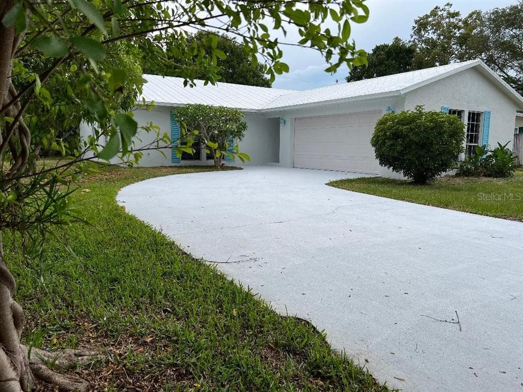 255 19TH AVENUE VERO BEACH, FL 32962