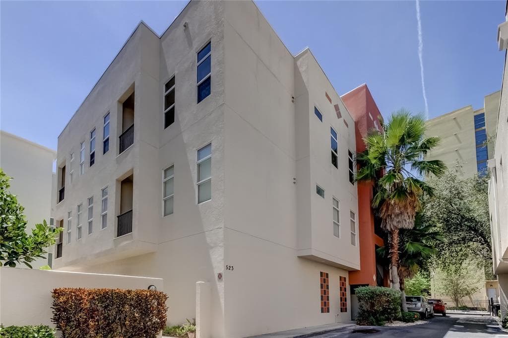 523 4TH AVENUE S UNIT 11 ST PETERSBURG, FL 33701