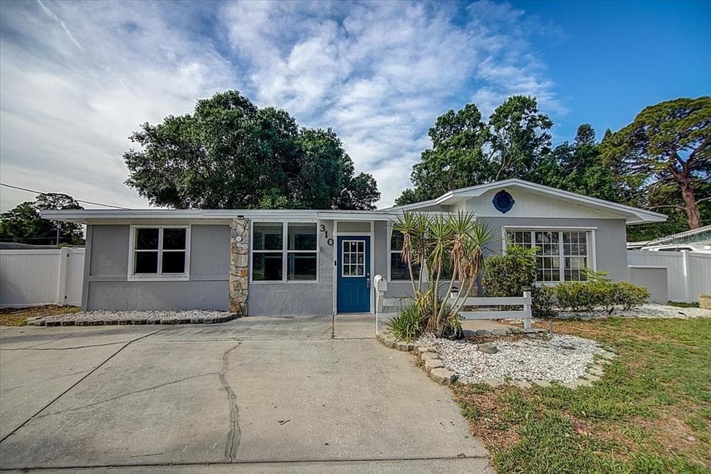 310 4TH AVENUE SW RUSKIN, FL 33570