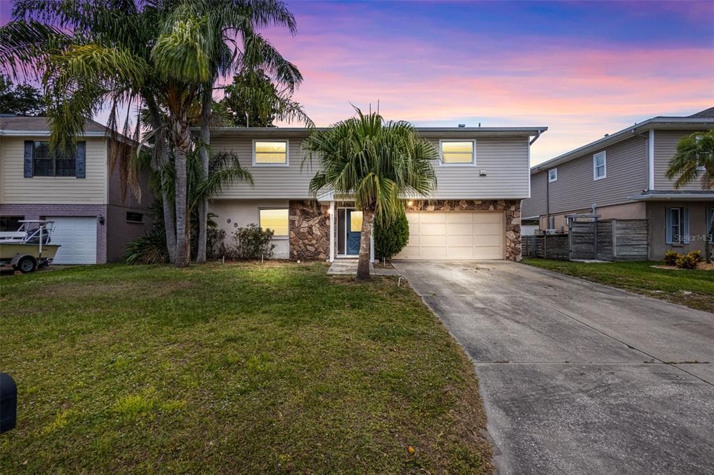 95 EASTWINDS COURT PALM HARBOR, FL 34683