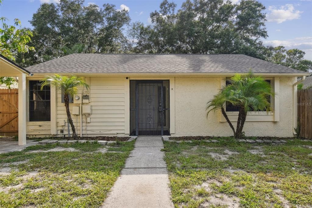 16020 GRASS LAKE DRIVE TAMPA, FL 33618