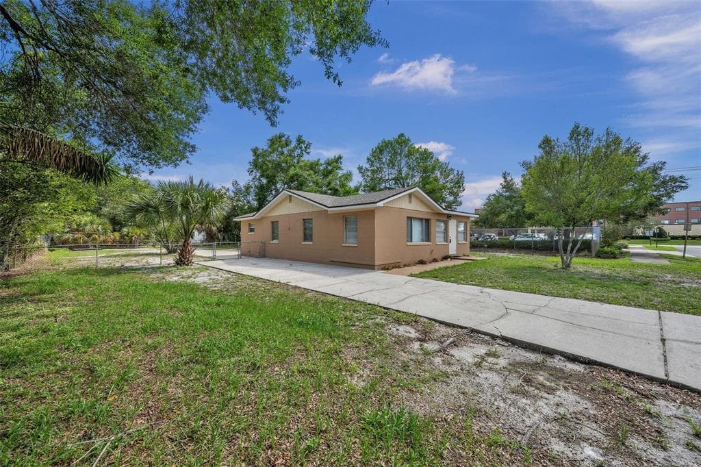 515 E VALENCIA STREET LAKELAND, FL 33805
