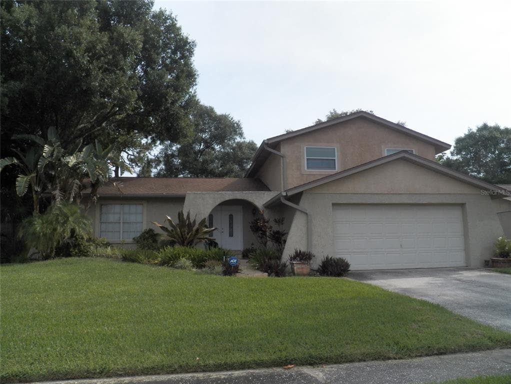 4117 HOLLOW HILL DRIVE TAMPA, FL 33624