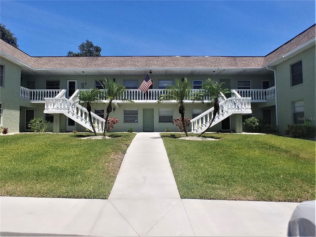 1250 S PINELLAS AVENUE UNIT 202 TARPON SPRINGS, FL 34689