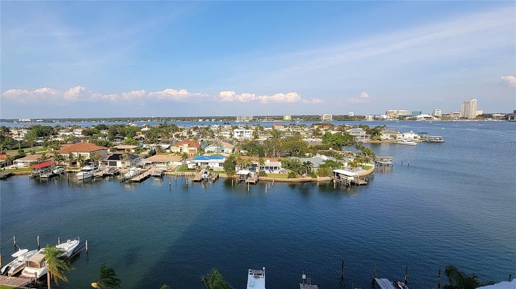 31 ISLAND WAY UNIT 804